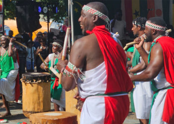 Les tambours du Burundi Remesha à Halifax